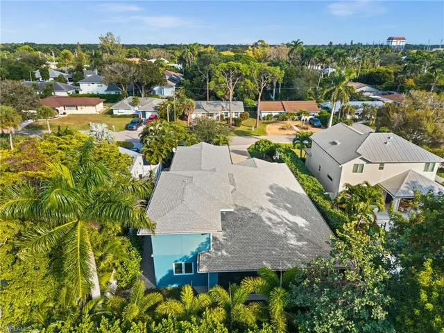 $1,900,000 | 2499 10th Street North, Naples, FL 34103