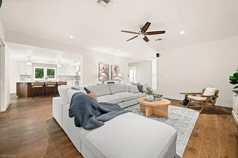 $1,900,000 | 2499 10th Street North, Naples, FL 34103