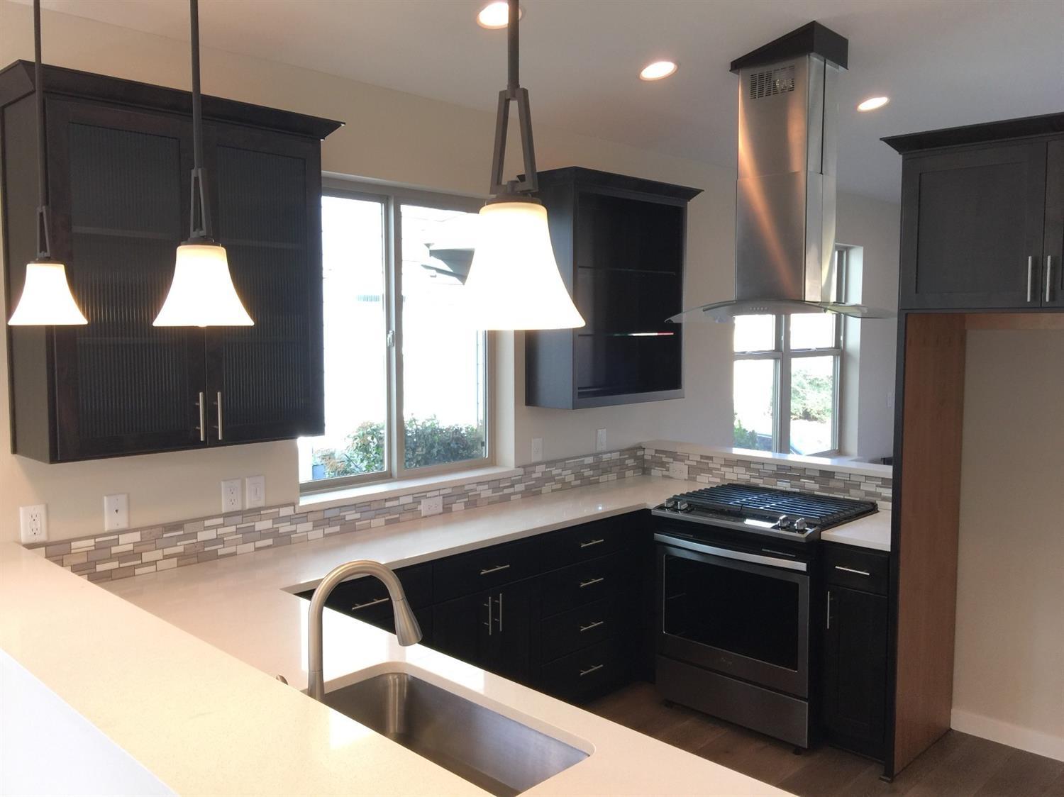 80 William Way Talent, OR 97540 - Photo 5 of 23 EXAMPLE of Suncrest Homes' craftsmanship