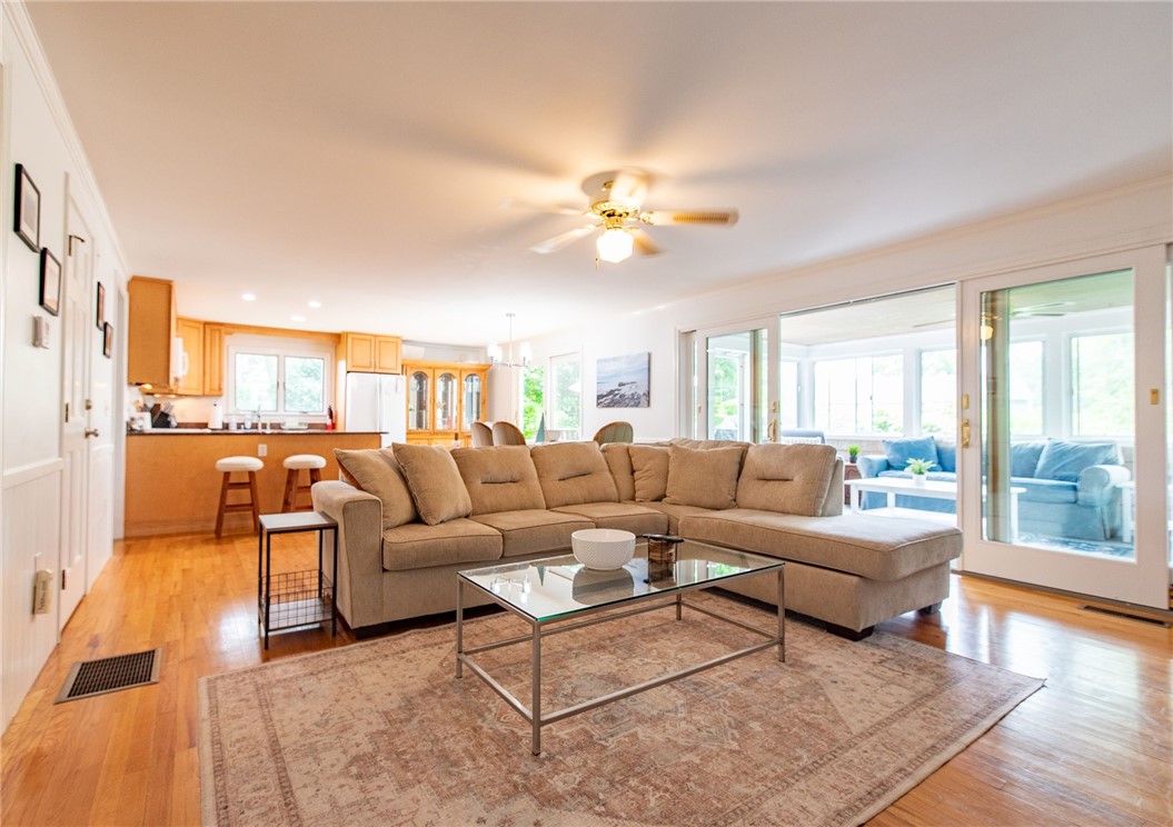 10 Cross Street Narragansett, RI 02882 - Photo 2 of 10