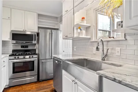 $435,000 | 6415 Washington Street, Kansas City, MO 64113