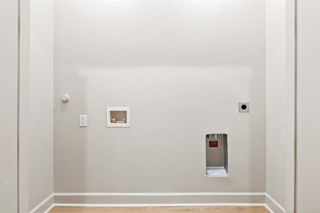 1900 South Ervay Street, Unit 508 Dallas, TX 75215 - Photo 21 of 39 a view of a hallway