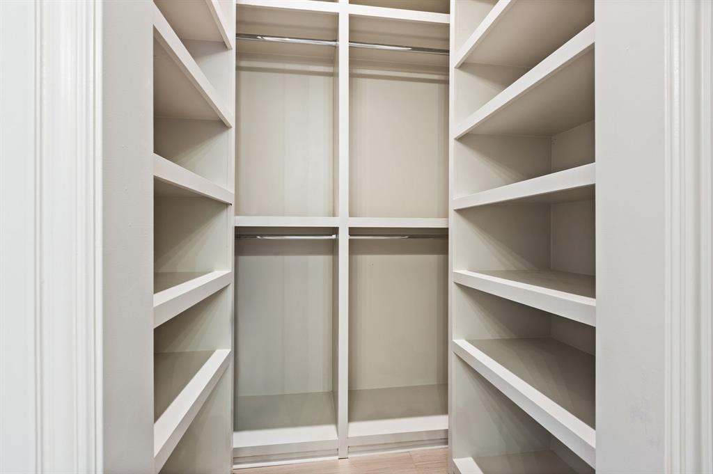 1900 South Ervay Street, Unit 508 Dallas, TX 75215 - Photo 26 of 39 a view of walk in closet