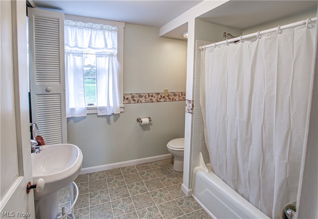 10603 Biddulph Road Cleveland, OH 44144 - Photo 10 of 30 Gallery Image 10