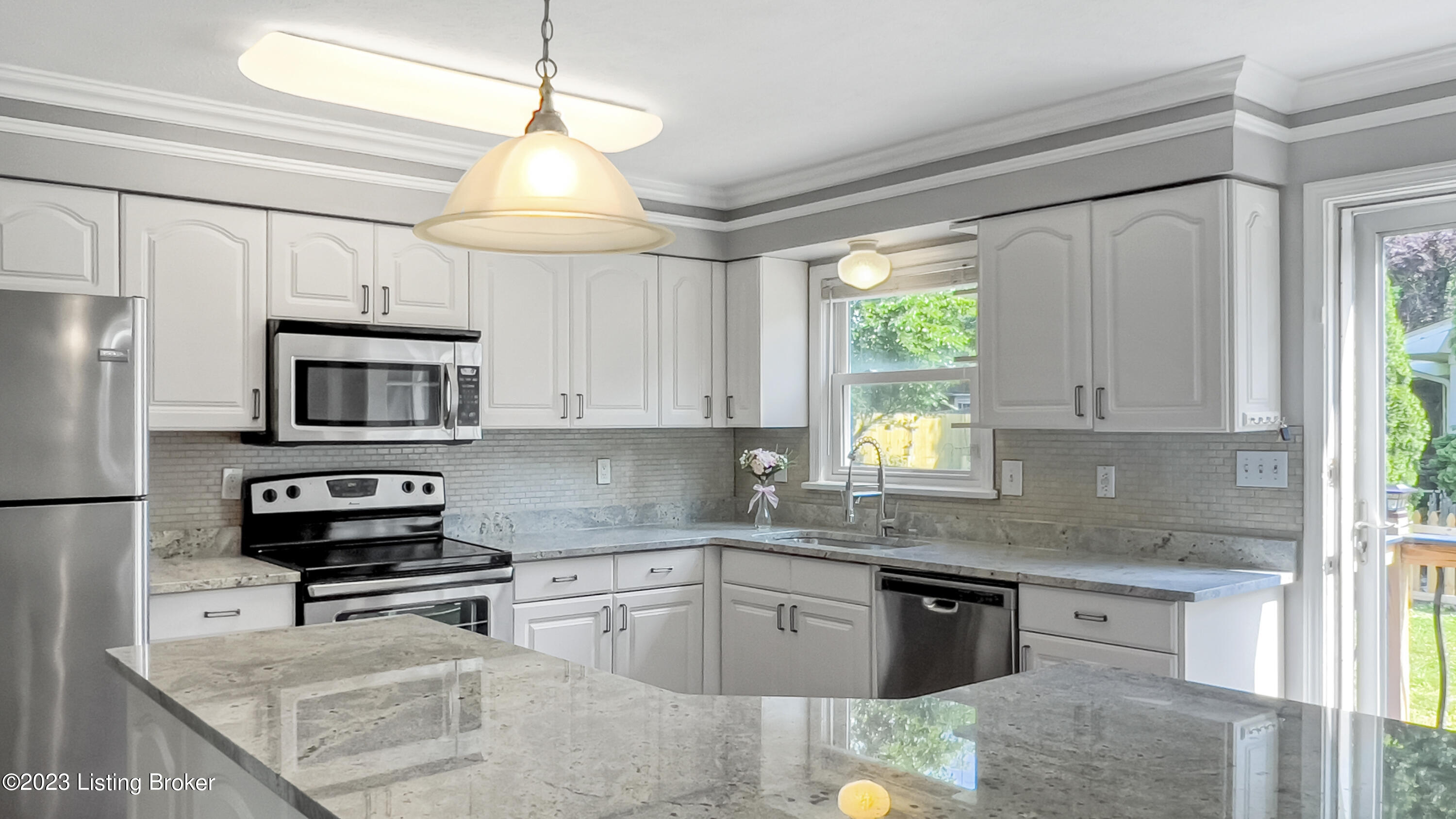 8900 La Costa Road Louisville, KY 40299 - Photo 10 of 47 8900 LaCosta Rd-1009