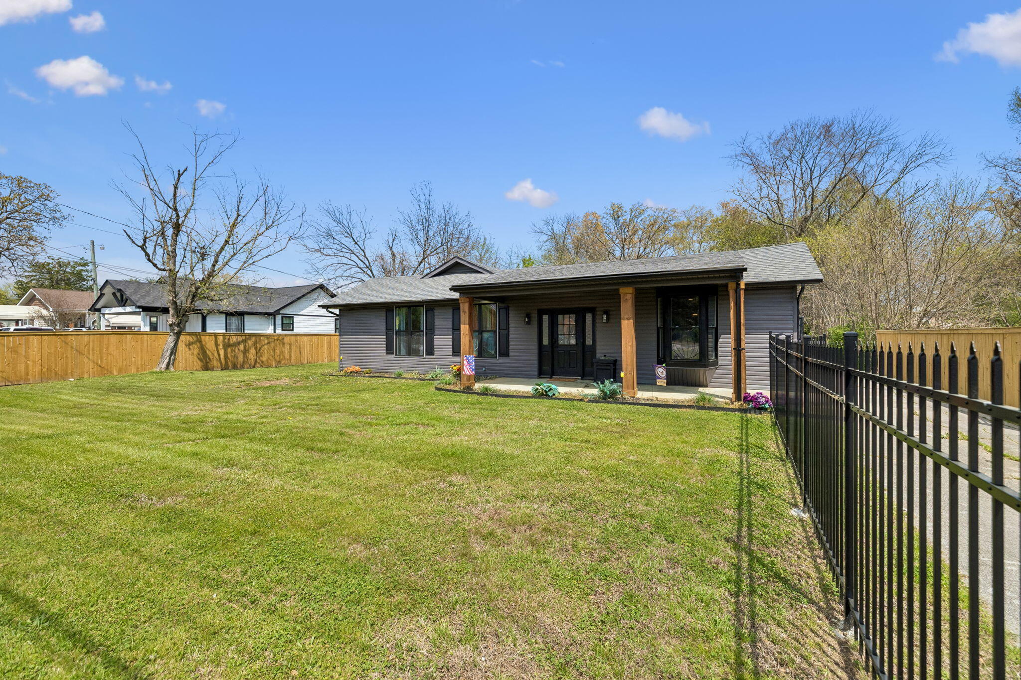 4407 Bennett Road Chattanooga, TN 37412 - Photo 2 of 38 3-4407 Bennett Rd - 005