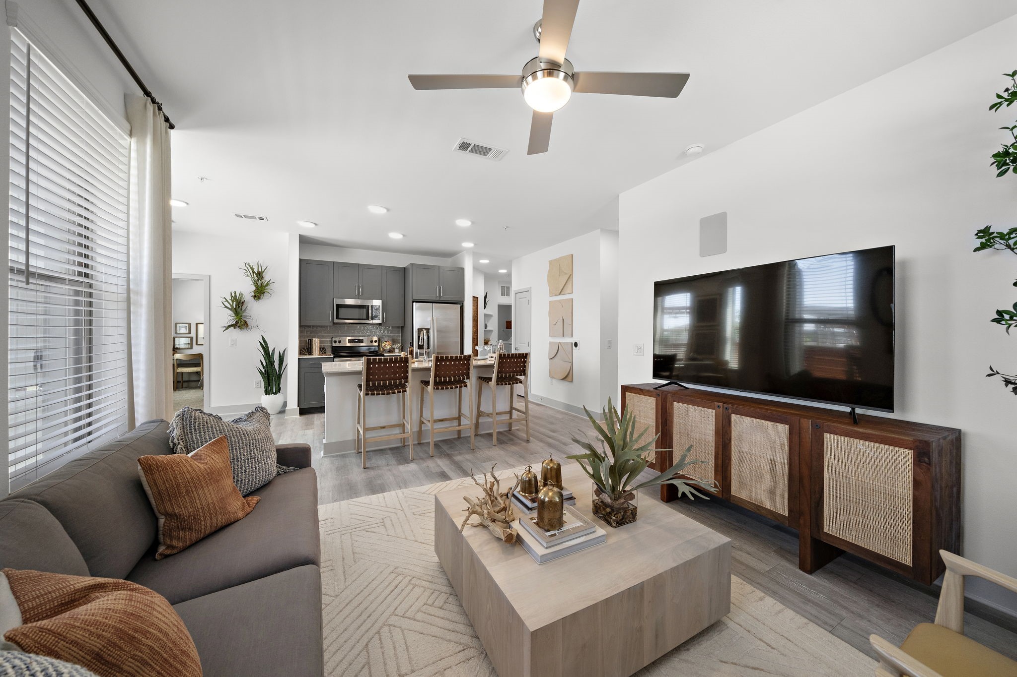 650 Sgt Ed Holcomb Boulevard North, Unit 2B7102 Conroe, TX 77304 - Photo 3 of 12