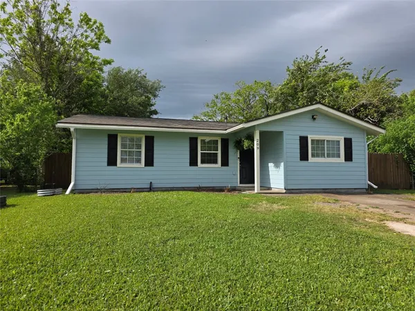 $1,550 | 209 Franlee Street, La Marque, TX 77568