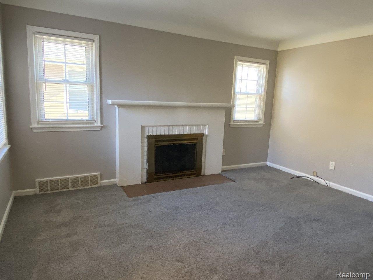 2247 Hawthorne Road Harper Woods, MI 48225 - Photo 4 of 20 Gallery Image 4