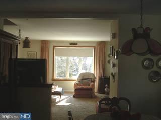 141 Ridgefield Road Philadelphia, PA 19154 - Photo 2 of 3