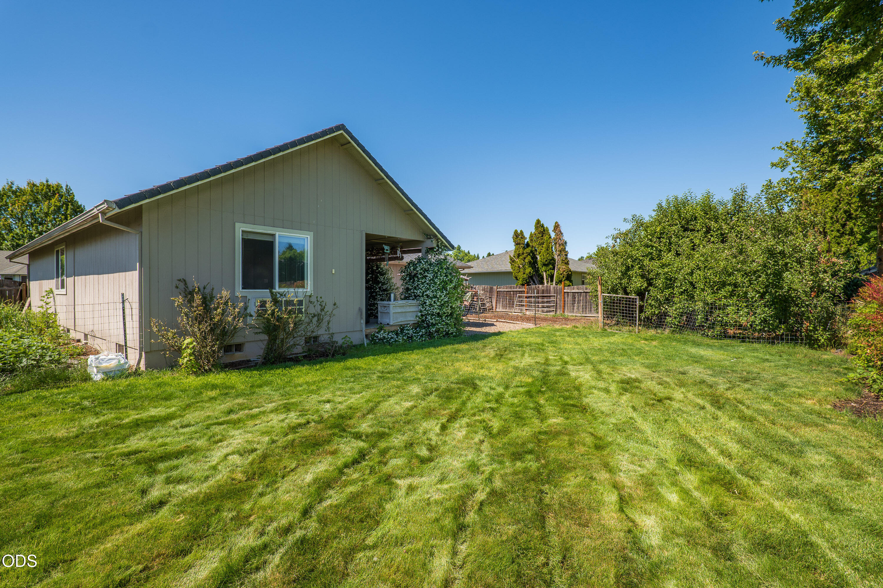 2872 Galaxy Way Grants Pass, OR 97527 - Photo 29 of 32