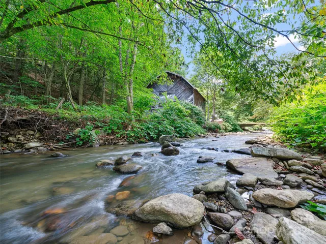 $498,000 | 1393 Bald Mountain Road, Burnsville, NC 28714