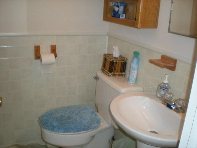 2318 Edwin Warren, MI 48092 - Photo 8 of 20 31050535-7.JPG