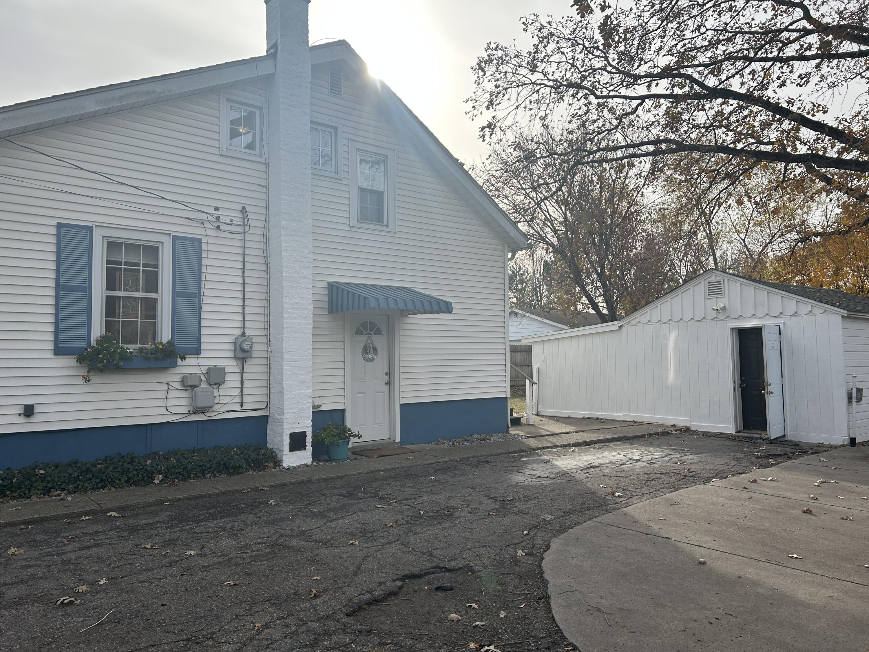 3604 Platt Road Ann Arbor, MI 48108 - Photo 4 of 44 IMG_2742