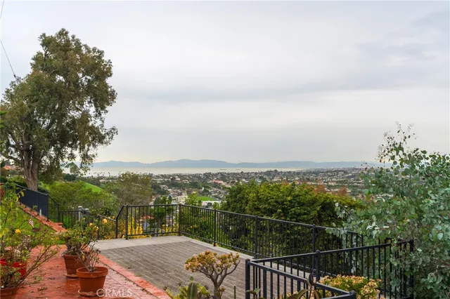 front view of house with a yard