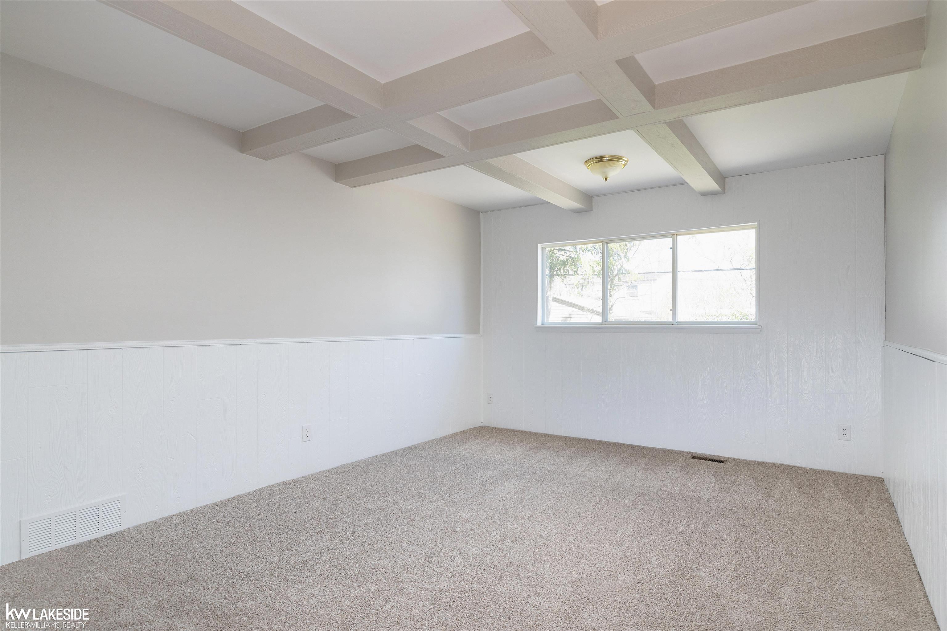 2174 Hawthorne Road Grosse Pointe, MI 48236 - Photo 18 of 43 50139434-782cde30-c5a7-49f1-a8e2-30f599b1f0cf.JPG