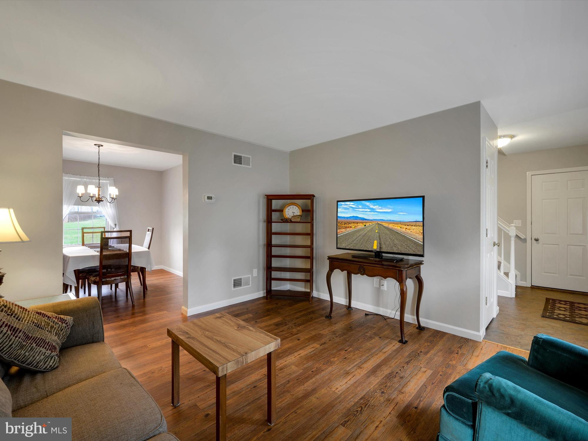 75 Pelham Rd T602 Reinholds, PA 17569 - Photo 5 of 24 Living room V2