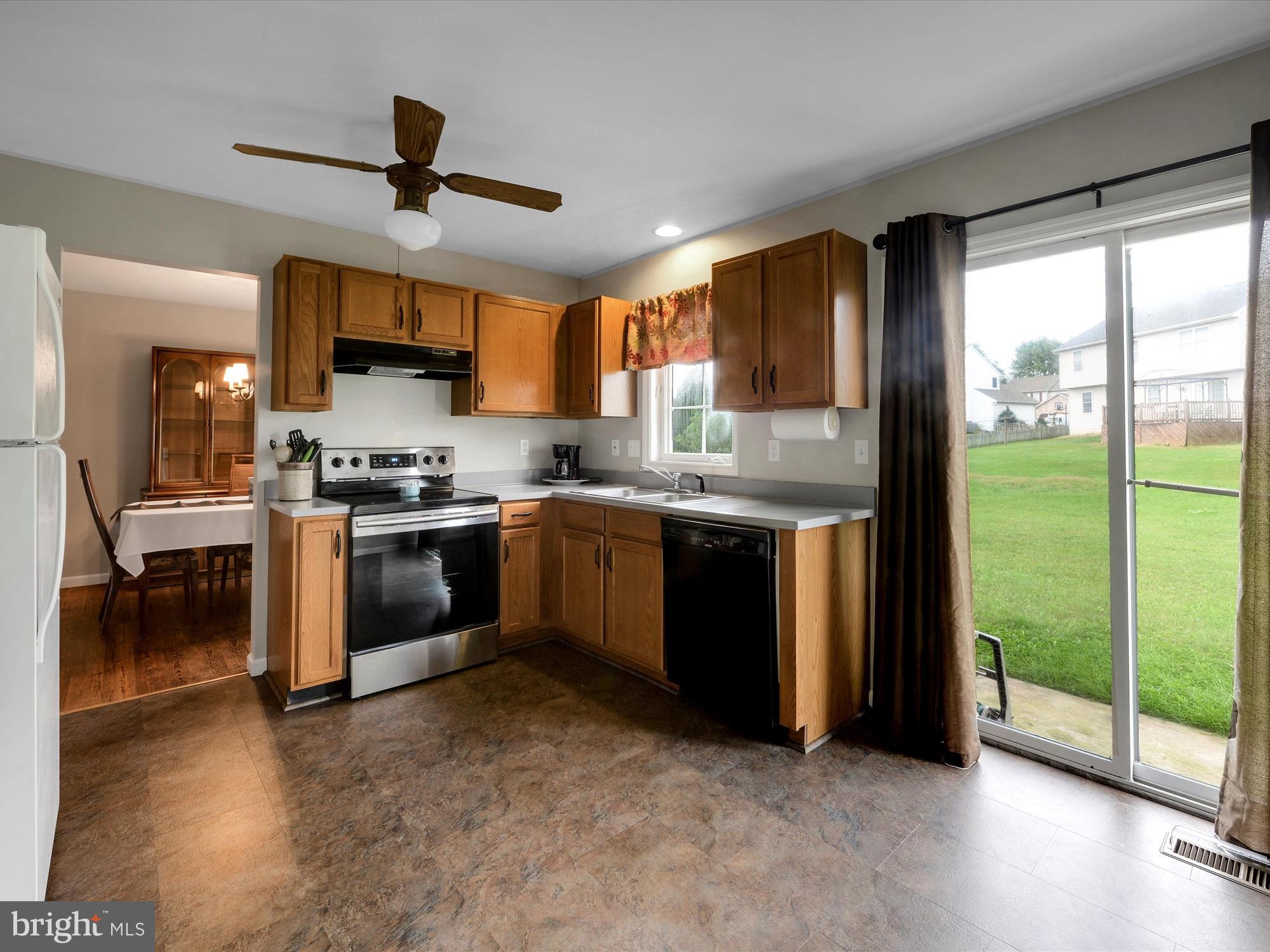 75 Pelham Rd T602 Reinholds, PA 17569 - Photo 9 of 24 Kitchen V1