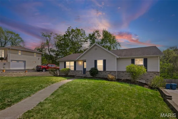 $299,900 | 49 Alta Street, Glen Carbon, IL 62034