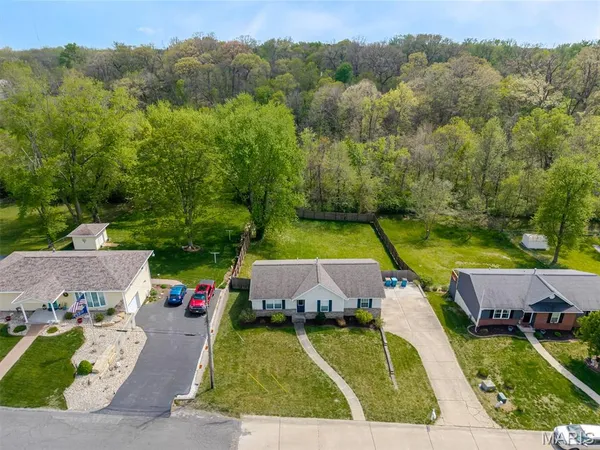 $299,900 | 49 Alta Street, Glen Carbon, IL 62034
