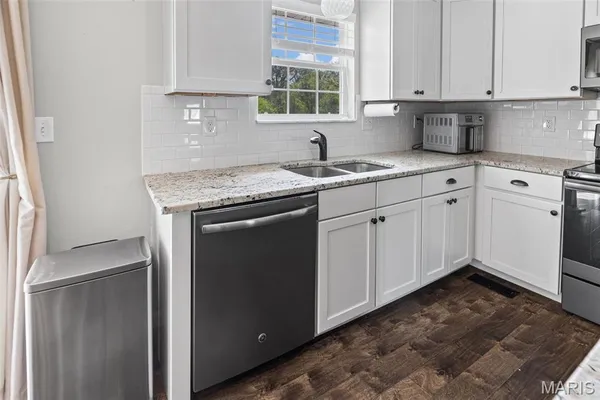 $299,900 | 49 Alta Street, Glen Carbon, IL 62034