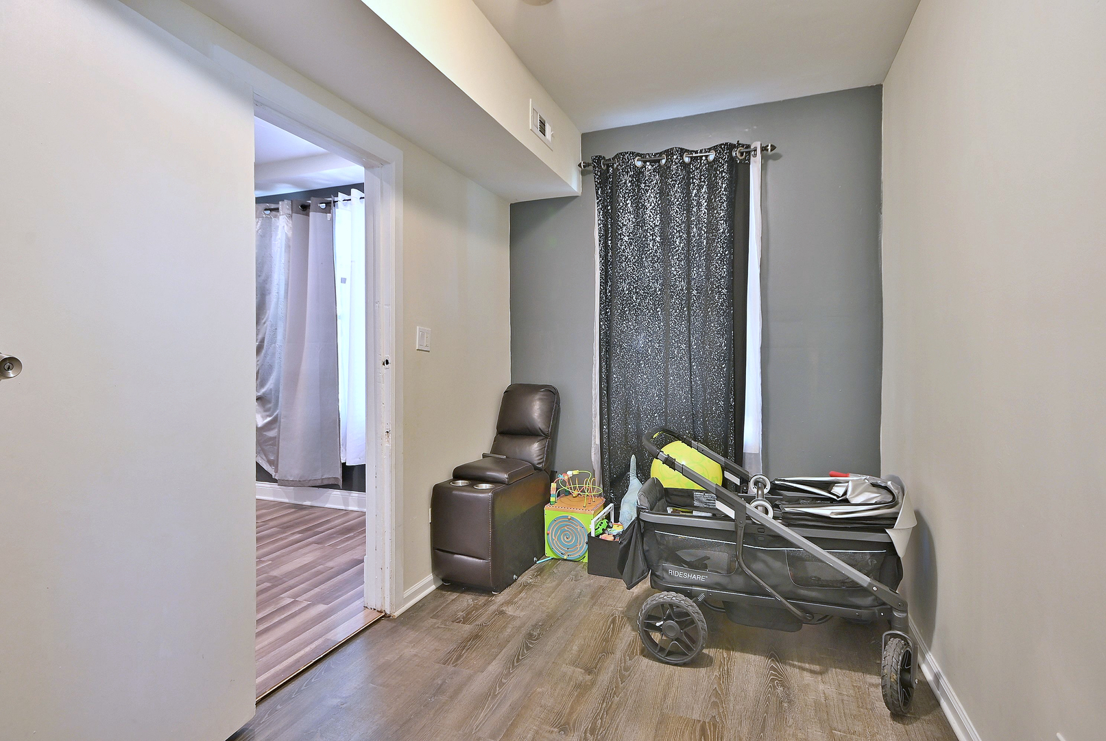 5125 South Elizabeth Street Chicago, IL 60609 - Photo 23 of 61 a view of a workspace with furniture