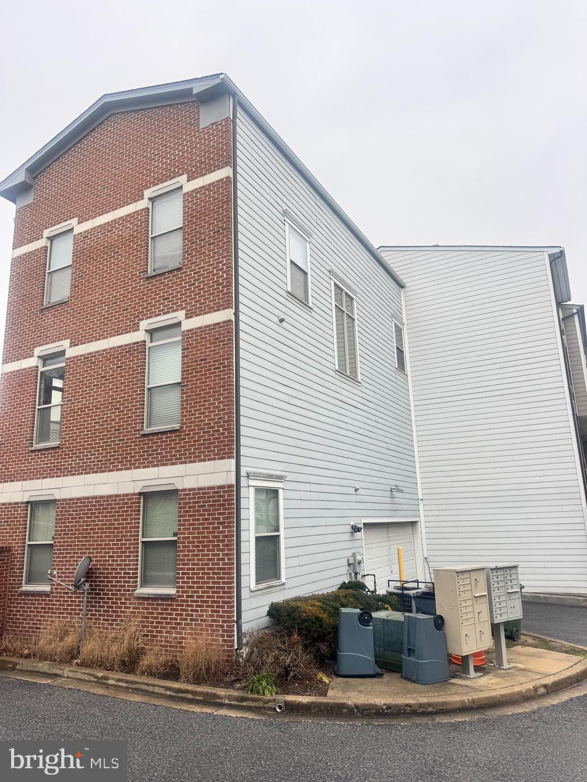 127 Albemarle Street, Unit 36 Baltimore, MD 21202 - Photo 2 of 25 a front view of a building