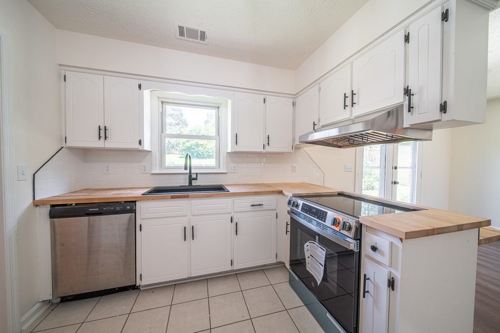 520 Lee Road Phenix City, AL 36870 - Photo 13 of 42 Gallery Image 13