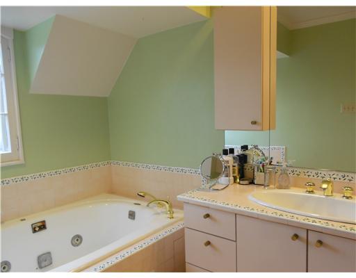 6628 Kinsman Road Pittsburgh, PA 15217 - Photo 8 of 14 Master Bath/Spa. master bath with jacuzzi