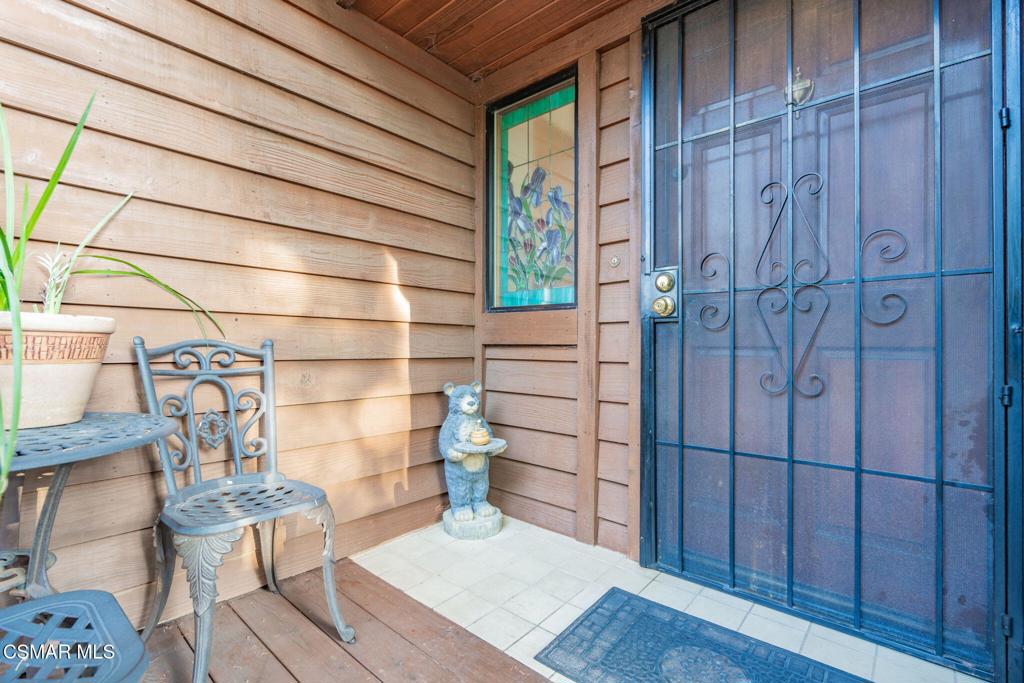 6078 Peppertree Lane Simi Valley, CA 93063 - Photo 7 of 59