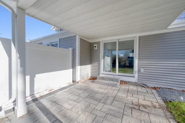 $2,400 | 669 State Road, Unit 2, Plymouth, MA 02360