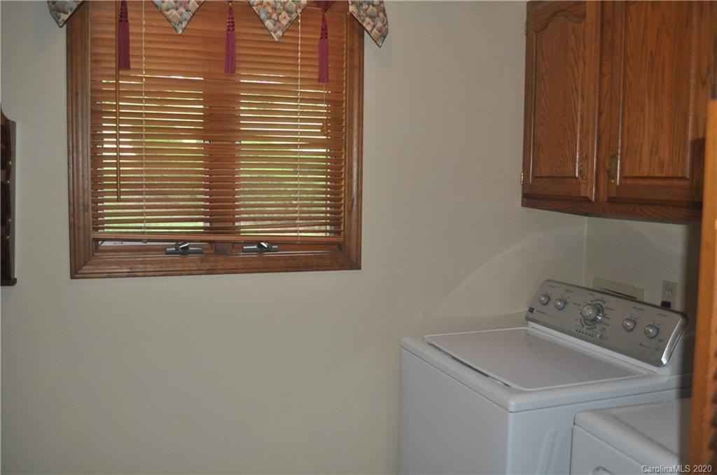 244 Rolling Ridge Loop Burnsville, NC 28714 - Photo 14 of 31 Gallery Image 14