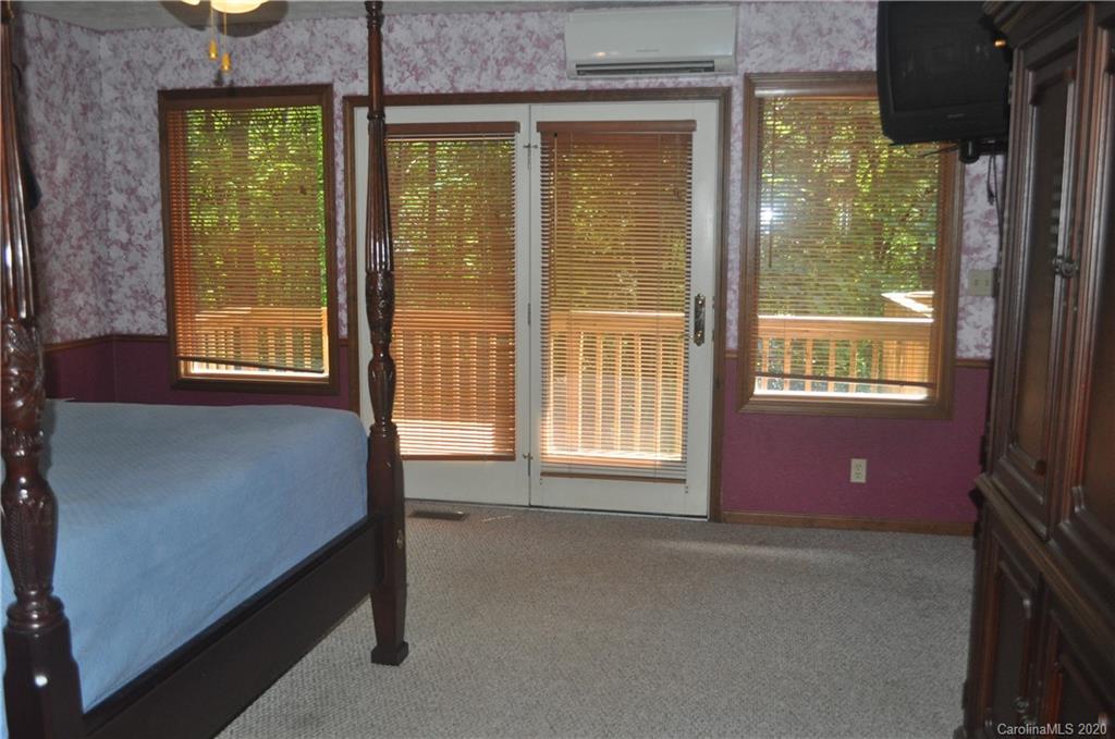 244 Rolling Ridge Loop Burnsville, NC 28714 - Photo 17 of 31 Gallery Image 17