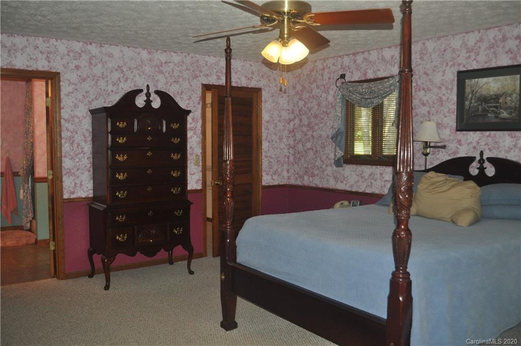 244 Rolling Ridge Loop Burnsville, NC 28714 - Photo 19 of 31 Gallery Image 19