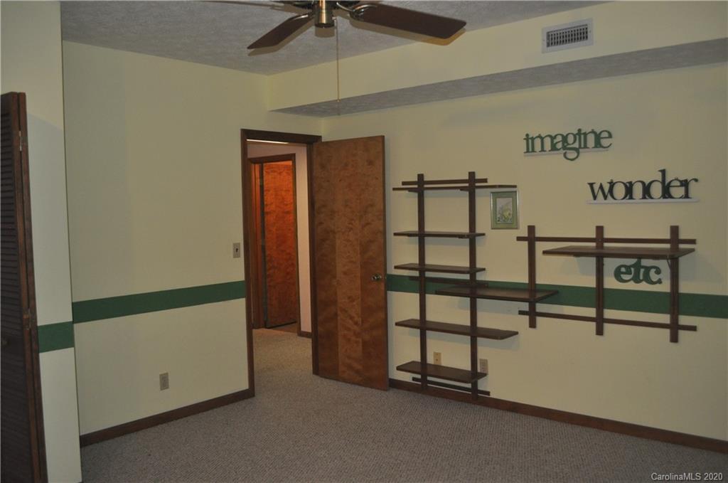 244 Rolling Ridge Loop Burnsville, NC 28714 - Photo 26 of 31 Gallery Image 26