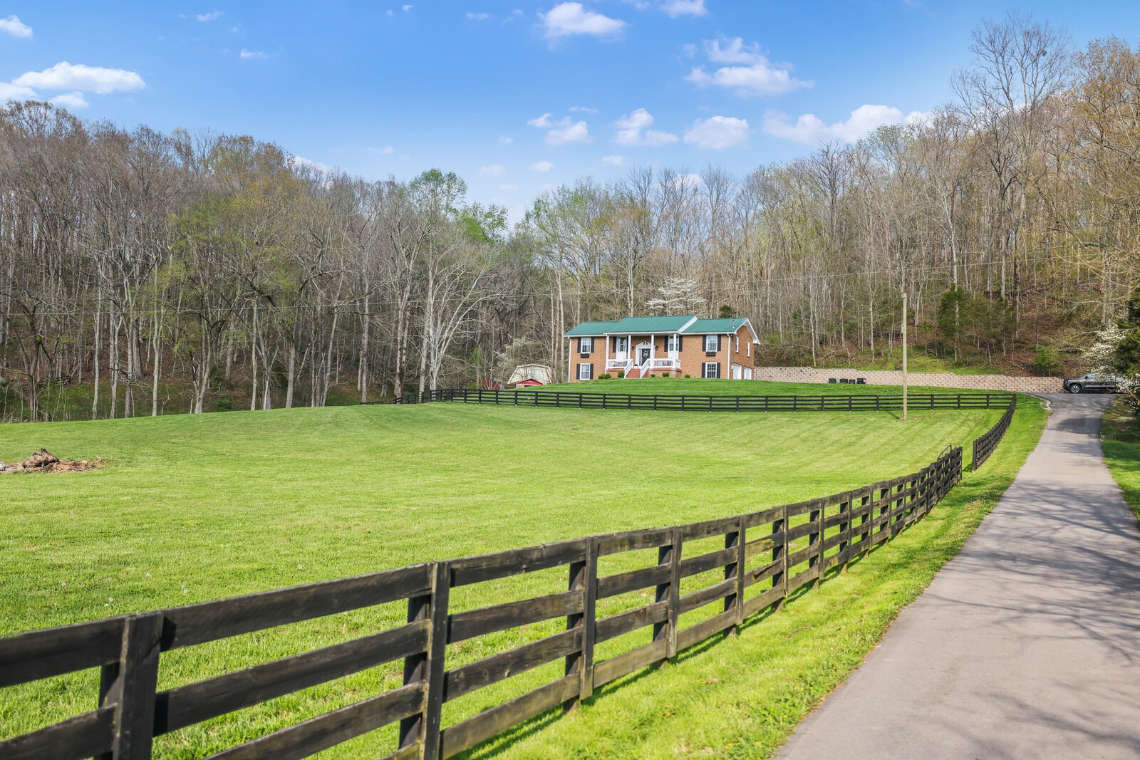 3876 Robinson Road Thompson's Station, TN 37179 - Photo 3 of 69 Gallery Image 3