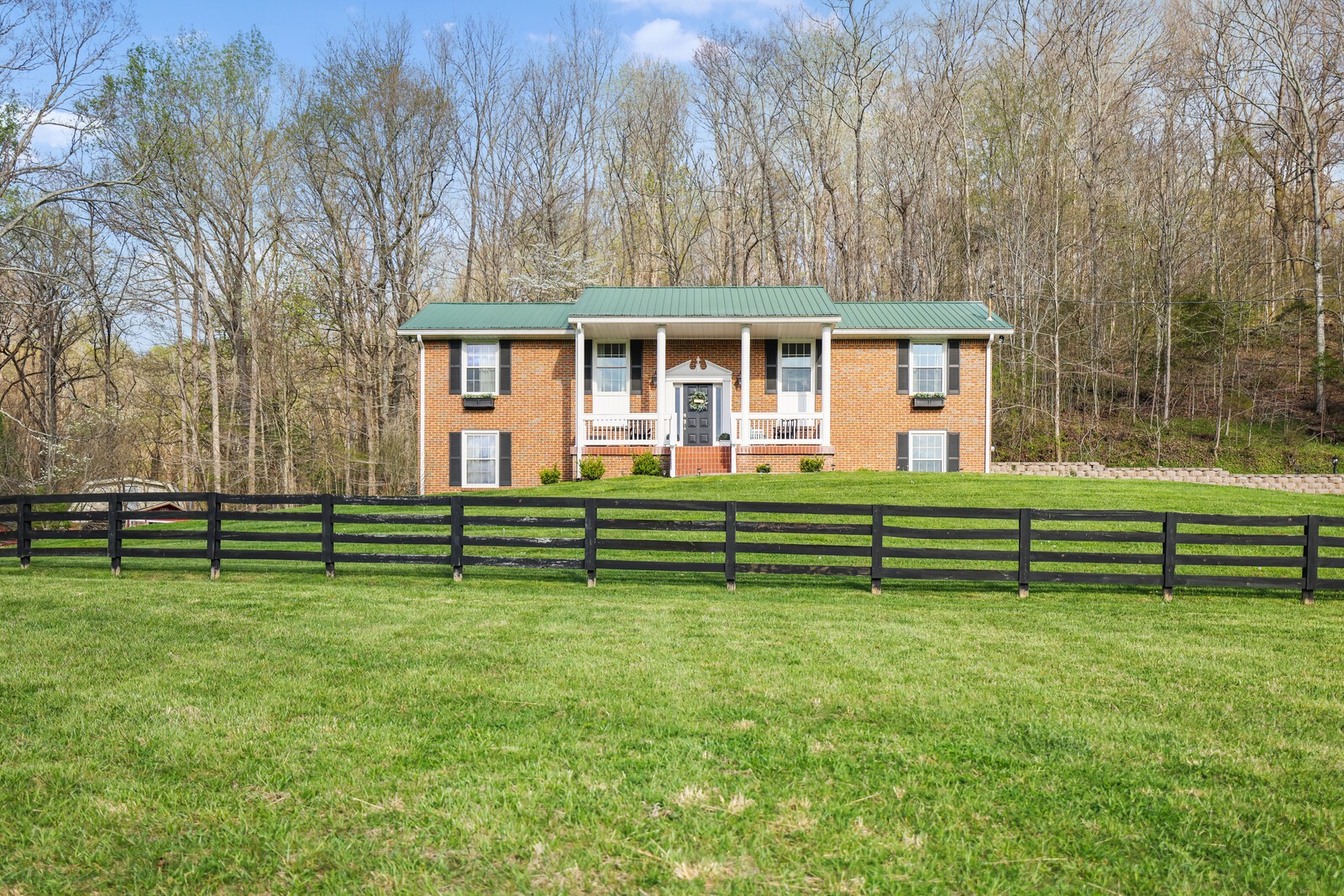 3876 Robinson Road Thompson's Station, TN 37179 - Photo 4 of 69 Gallery Image 4
