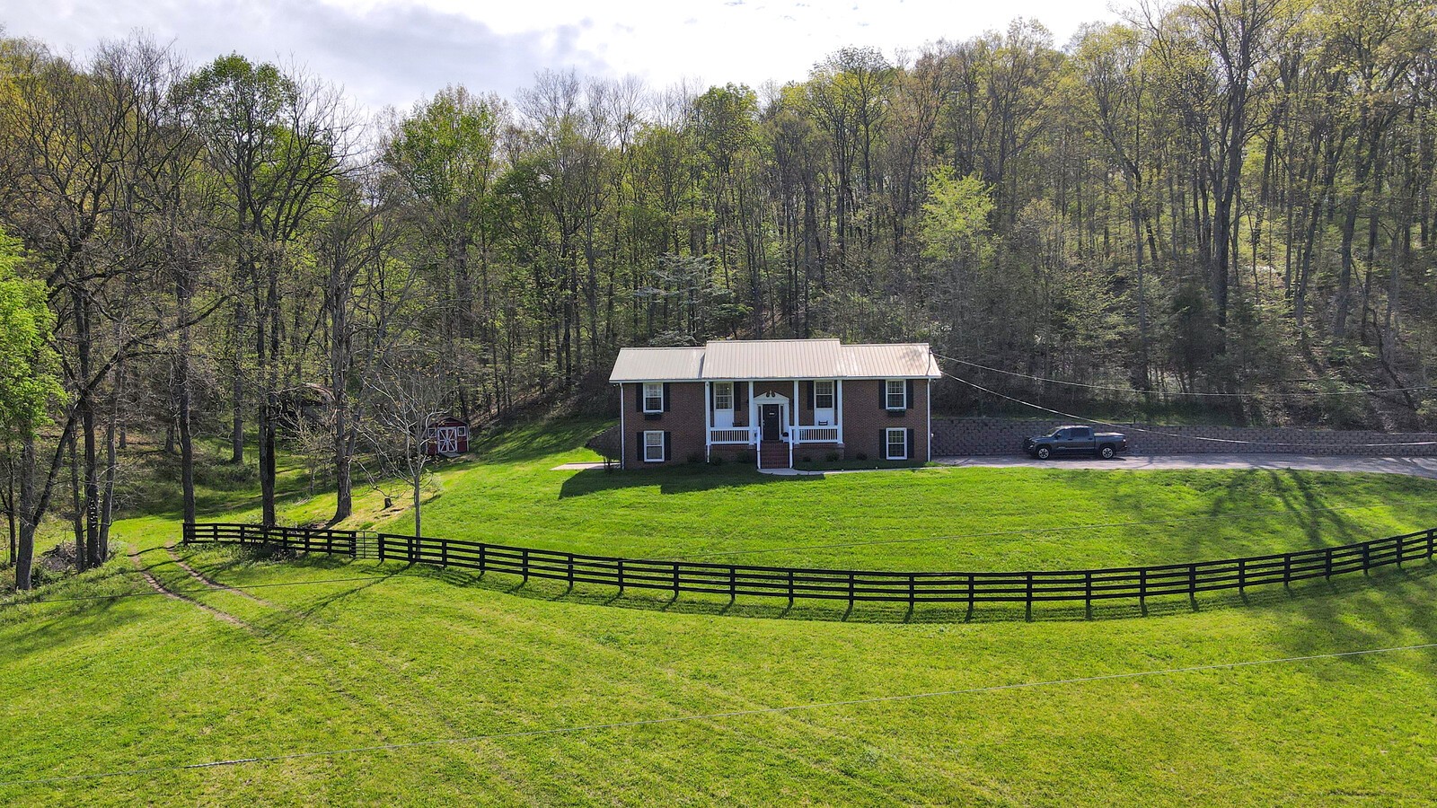 3876 Robinson Road Thompson's Station, TN 37179 - Photo 8 of 69 Gallery Image 8