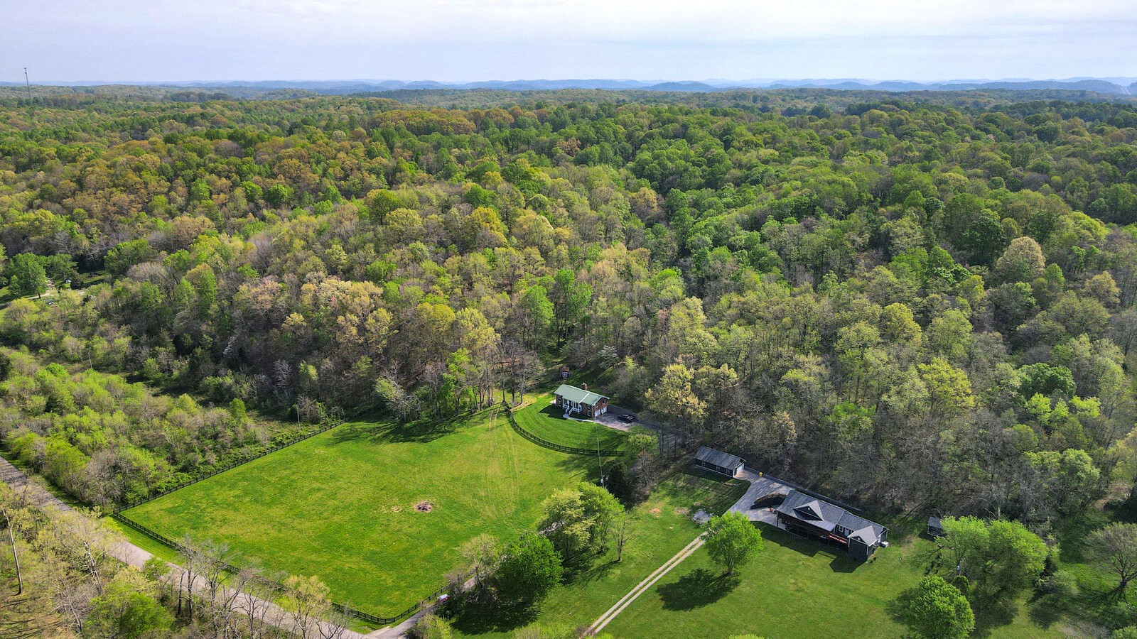 3876 Robinson Road Thompson's Station, TN 37179 - Photo 9 of 69 Gallery Image 9