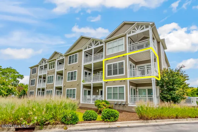 $359,500 | 300 Midyette Street, Unit B8, Oriental, NC 28571