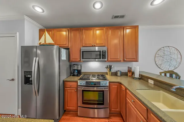 $359,500 | 300 Midyette Street, Unit B8, Oriental, NC 28571