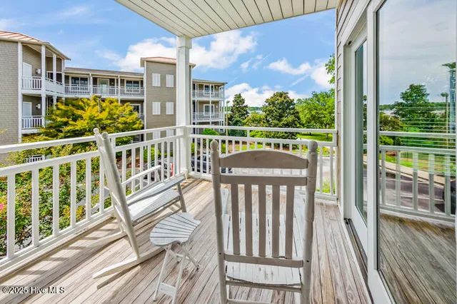 $359,500 | 300 Midyette Street, Unit B8, Oriental, NC 28571