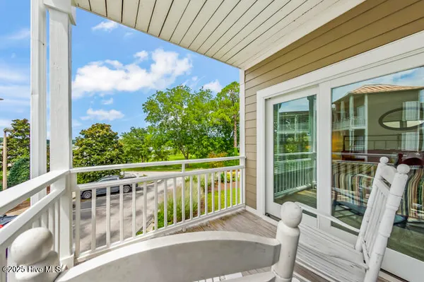 $349,500 | 300 Midyette Street, Unit B8, Oriental, NC 28571