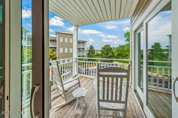 $349,500 | 300 Midyette Street, Unit B8, Oriental, NC 28571