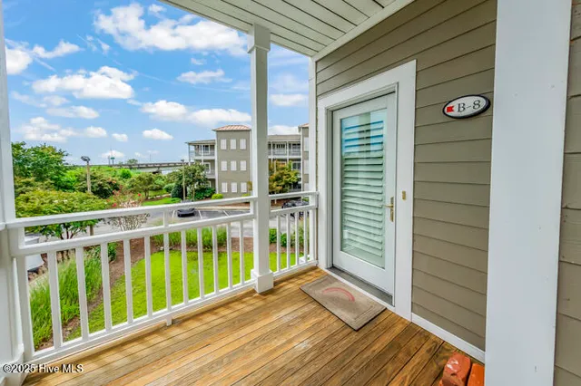$359,500 | 300 Midyette Street, Unit B8, Oriental, NC 28571