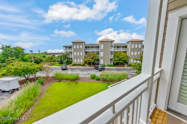 $349,500 | 300 Midyette Street, Unit B8, Oriental, NC 28571