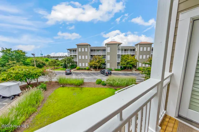 $359,500 | 300 Midyette Street, Unit B8, Oriental, NC 28571