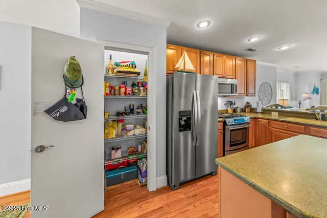 $359,500 | 300 Midyette Street, Unit B8, Oriental, NC 28571