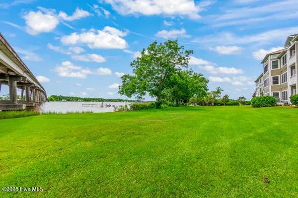 $349,500 | 300 Midyette Street, Unit B8, Oriental, NC 28571