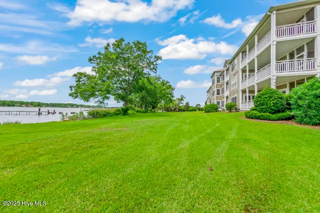 $359,500 | 300 Midyette Street, Unit B8, Oriental, NC 28571